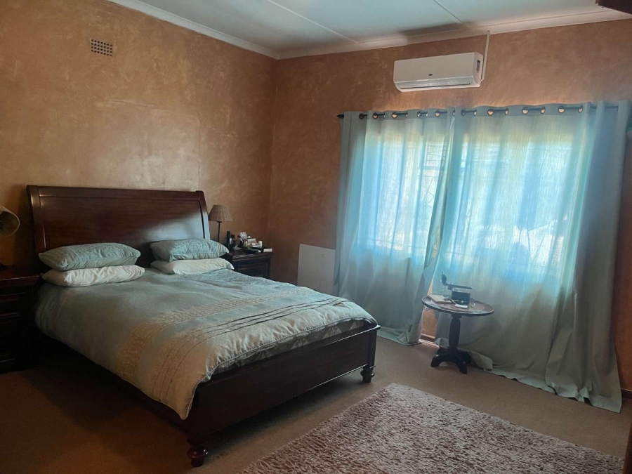 4 Bedroom Property for Sale in Kanoneiland Northern Cape